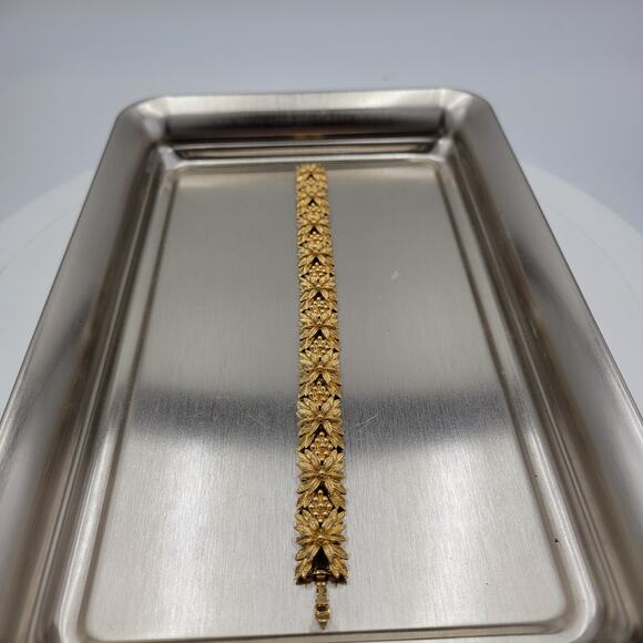 Sarah Coventry Flowers Chain Bracelet 8" Gold Tone Textured Fashion Jewelry - Picture 5 of 12